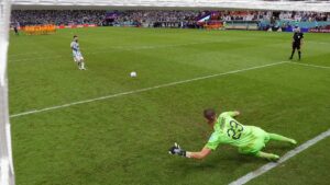 Top 10 cầu thủ bị cấm đá penalty và nguyên nhân cấm đá 11m