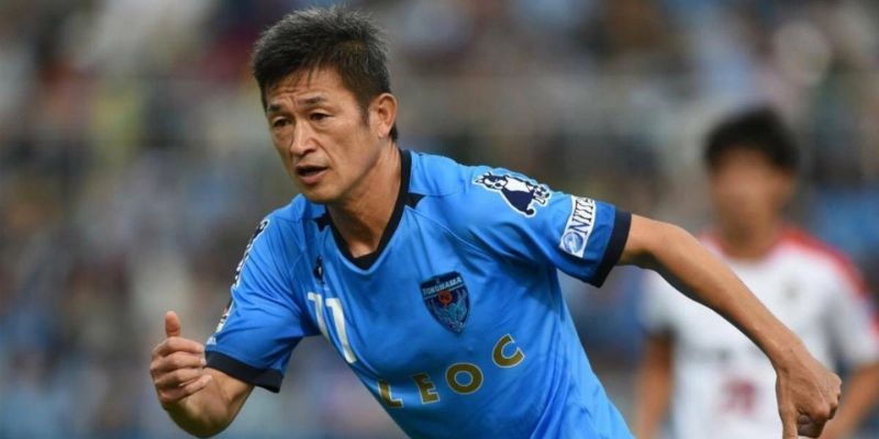 Những cầu thủ nào già nhất thế giới