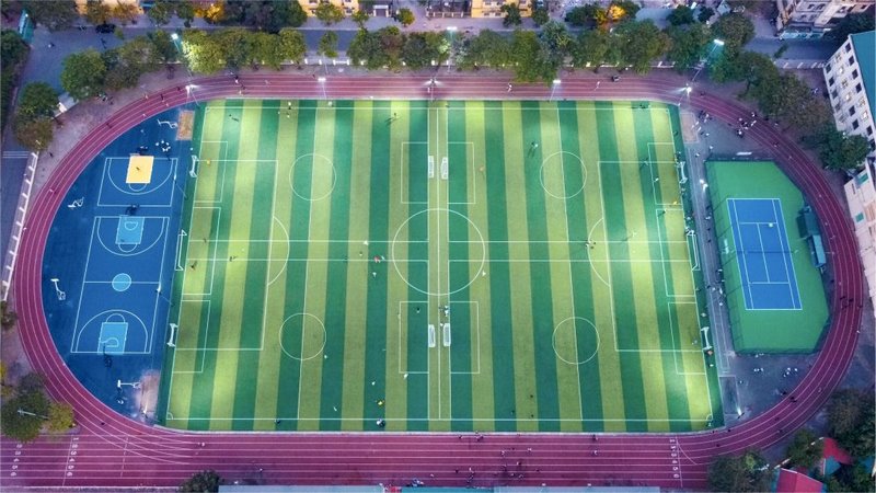 Lựa chọn vật liệu và bảo trì surface cho một sân football pitch tại Việt Nam phù hợp với đặc điểm khí hậu đồng thời đáp ứng chuẩn FIFA