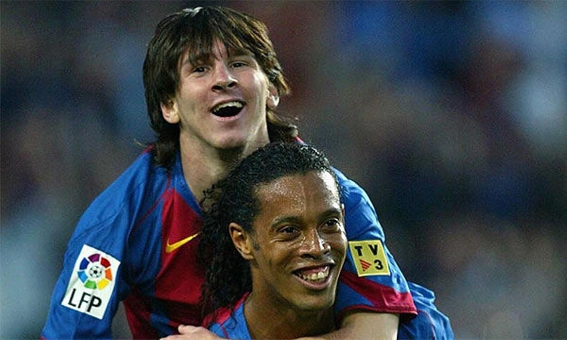 Top 4: Ronaldinho - phong cách dáng chân thần sầu trên mỗi tình huống cố định