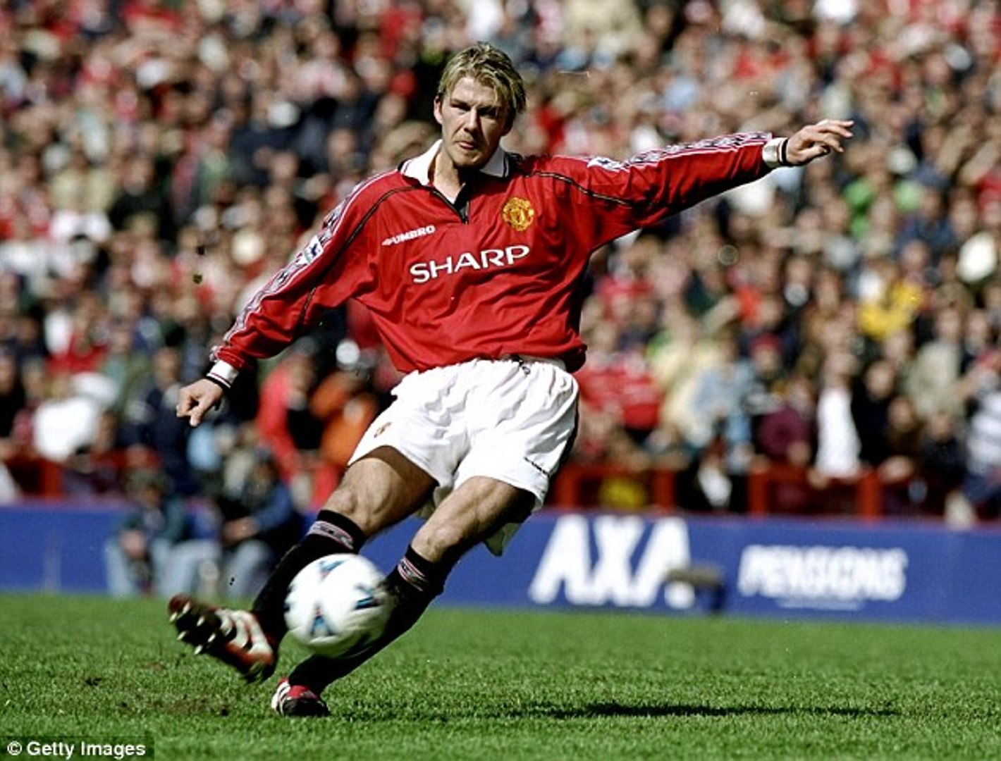 Top 9: David Beckham - Biểu tượng của những cú sút phạt đẳng cấp